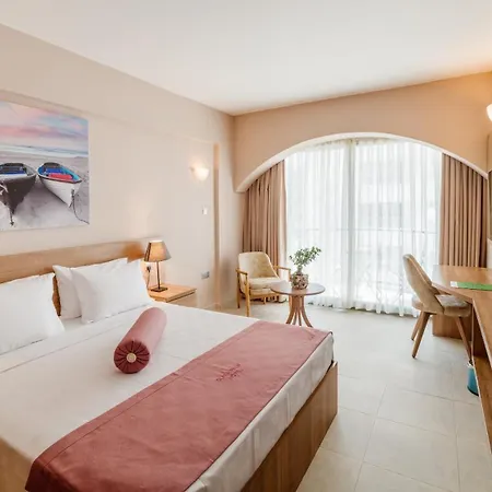 Olivia Palm Hotel 4*